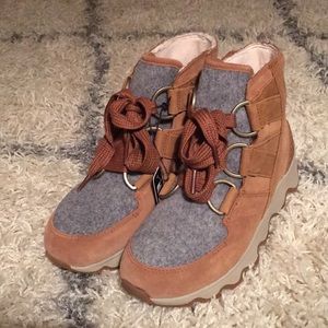 kinetic short lace up booties